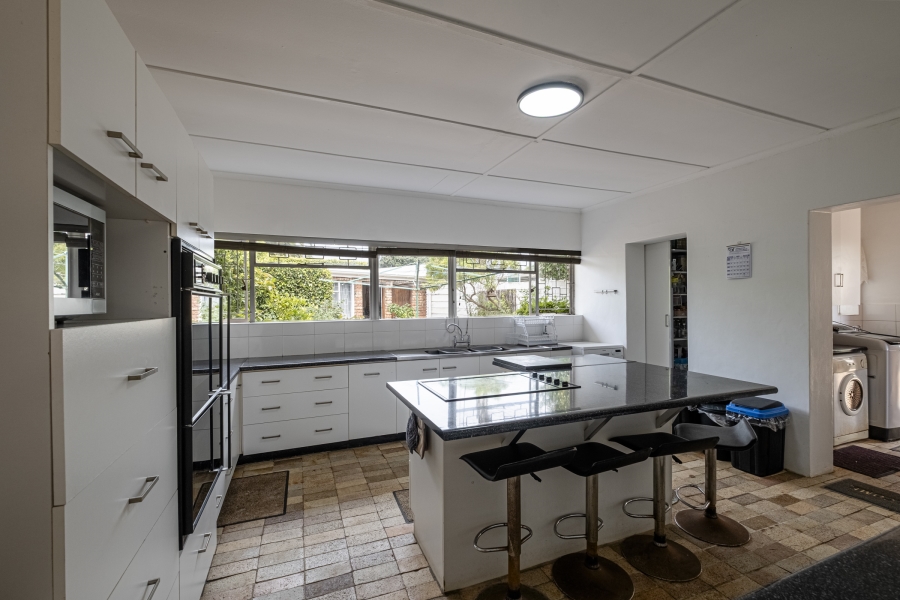 4 Bedroom Property for Sale in Summerstrand Eastern Cape